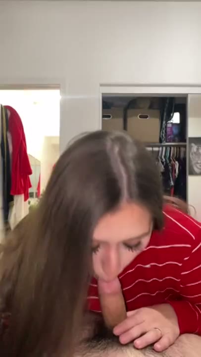 Amateur Girlfriend Gives her BF a Cozy Blowjob on a Winter Day