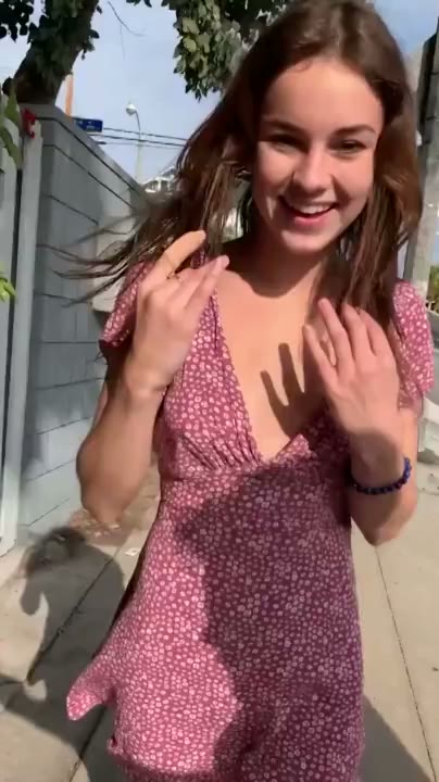 Dirty Snapchat Girl Flashing Masturbating and Having Quick Sex in a Public Library Without Being Caught