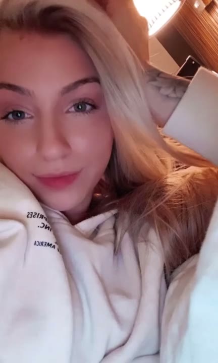Fit Blonde Twerks and Gets Fucked on Snapchat with a Cum on her Ass