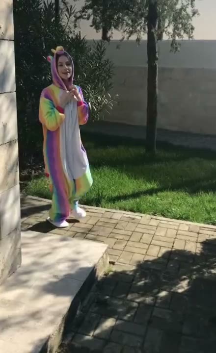 Quick Outdoor Snapchat Fuck with a Cute Girl in Colorful Onesie