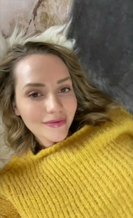 Thick MILF Uses Vibrator for her Tight Hairy Pussy on Snapchat