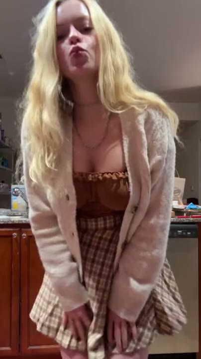 Busty PAWG Blonde Stripping and Showing Nude on her Snaps After Work