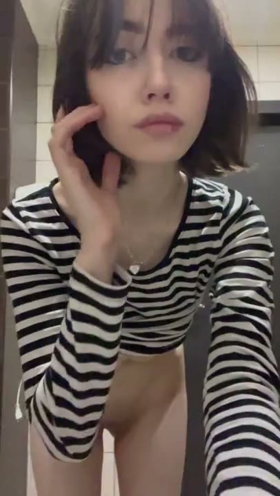 Cute Short Hair Brunette Has a Beautiful Super Horny Tight Pussy Snapchat Nude