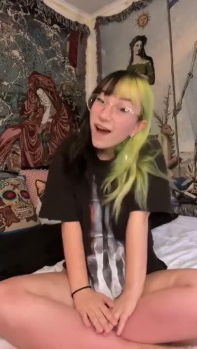 Sexy Snapchat Goth Girl Giving her Opinions on Dick Sizes and How to Have Good Sex