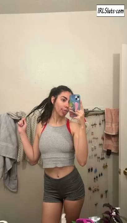 Fitness Girl Amateur Porn Video on the Chair