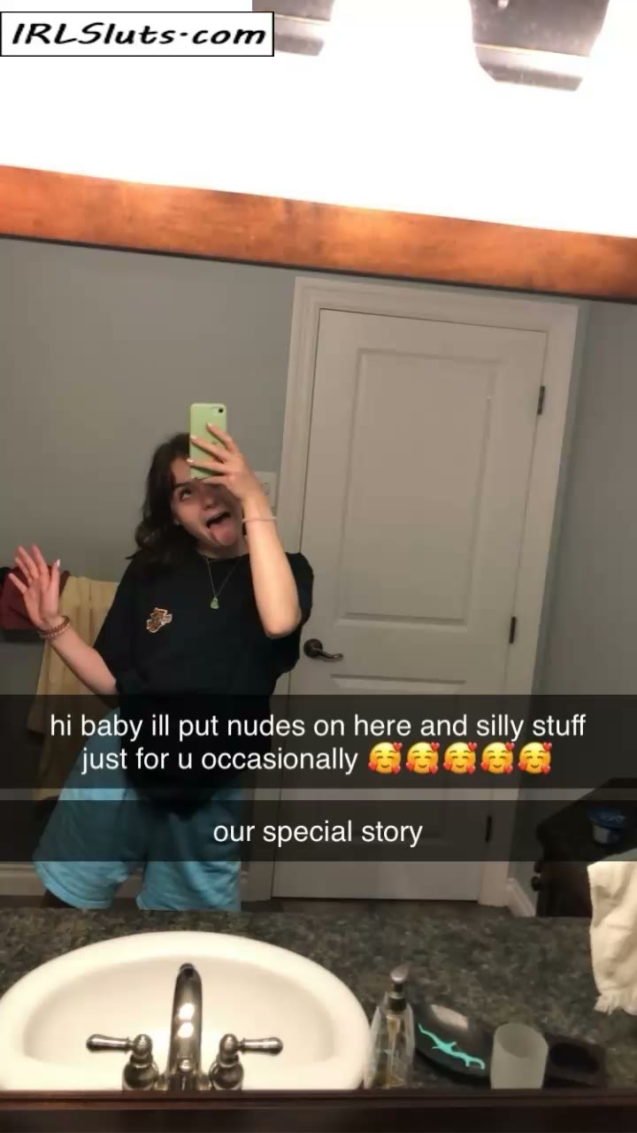 Snapchat Leaked Shy Girl Gives Snap Blowjobs to her BF