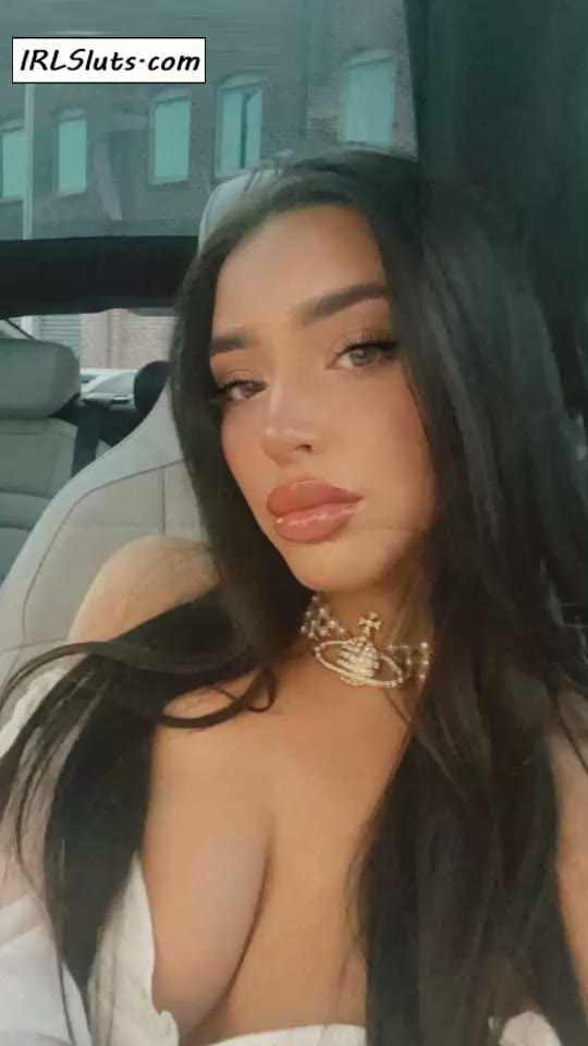 Snapchat Blowjob Porn Videos From a Brunette Babe with Big Tits