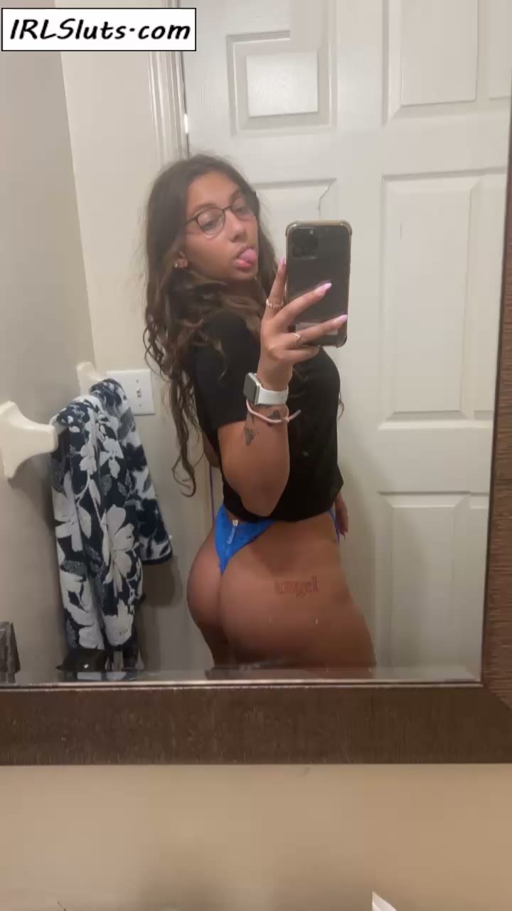 Naughty Slut with Glasses Snapchat Blowjob Leaks